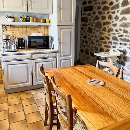 Maison Familiale A Nierveze - 8 Pers -vue Montagne Thiezac